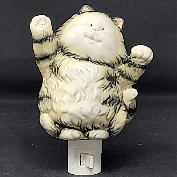 FAT CAT CERAMIC NIGHT-LIGHT WITH SWIVEL PLUG - Picture 1 of 7